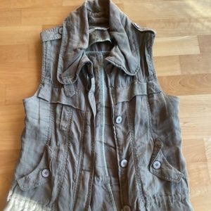miilla army green linen zip up/button up  vest